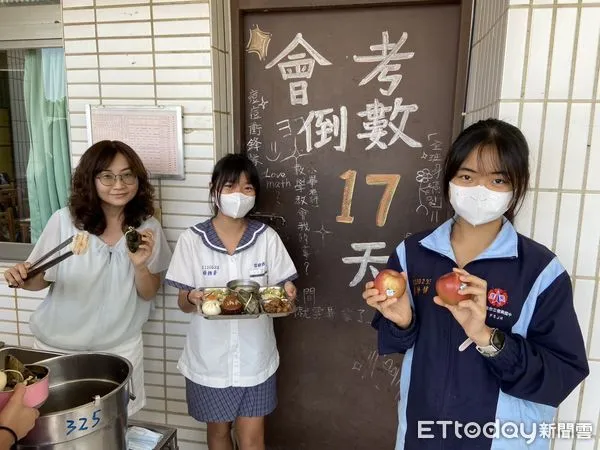 ▲台南各國中為會考學生設計創意午餐主選單，結合諧音祝福與營養食材，為考生打氣加油。（記者林東良翻攝，下同）