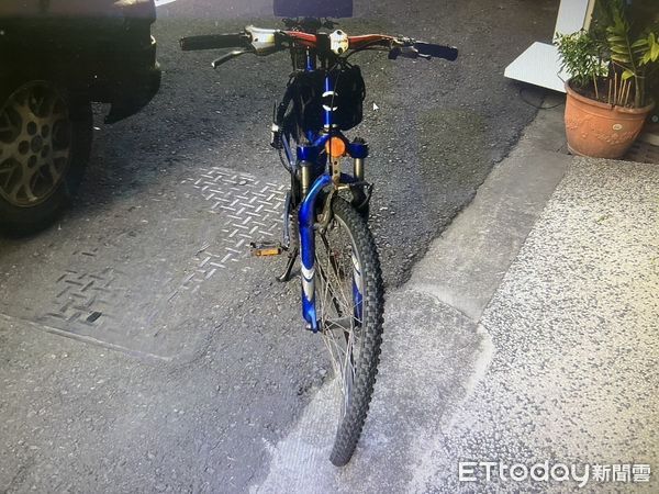 ▲▼高雄又破功！13歲男童騎腳踏車遭酒駕男撞傷　左手慘斷指 。（圖／記者賴文萱翻攝）