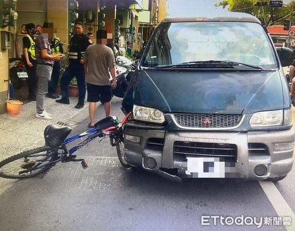 ▲▼高雄又破功！13歲男童騎腳踏車遭酒駕男撞傷　左手慘斷指 。（圖／記者賴文萱翻攝）