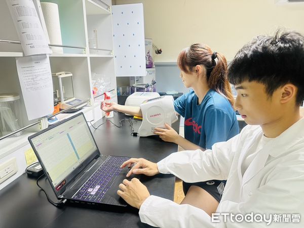 ▲▼   中正大學研究：本土85%黑巧克力有助調節女性運動後心血管功能  。（圖／中正大學提供）