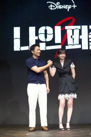 ▲▼驚呆！玄鳳植《D.P》欺負孫錫久　「實際年紀更年輕」終於演老么：我好幸福。（圖／Disney+提供）