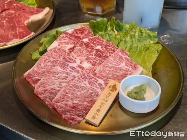 ▲王品韓式烤肉「金咕」升級菜單。（圖／記者黃士原攝）