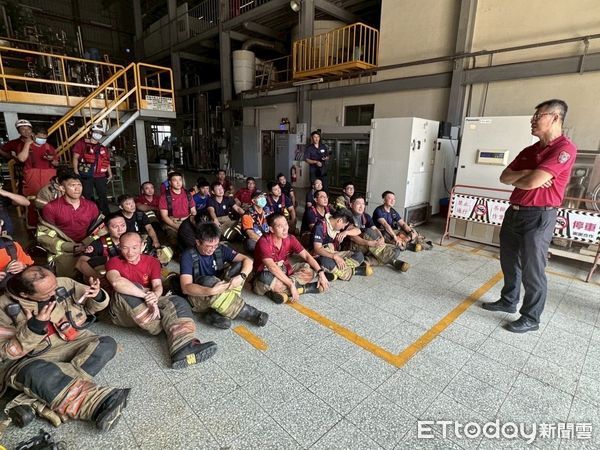 ▲台南市消防局第七大隊今於台糖研究所進行綜合搶救演練，模擬化工與太陽能災害現場應變處置。（記者林東良翻攝，下同）