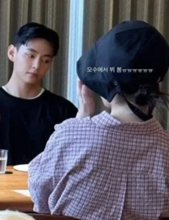 ▲▼ IU、V被直擊現身餐廳慶生！　。（圖／翻攝自韓網、IU IG）