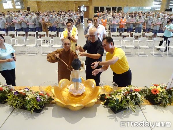 ▲浴佛祈福法會，是佛光山雲林講堂與雲林第二監獄共同為收容人身心靈提升而持續努力的展現。（圖／記者游瓊華翻攝）