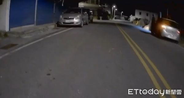 ▲▼身形壯碩體重破百的通緝犯見員警埋伏竟加速逃逸，結果自撞後遭逮捕。（圖／玉里警分局提供，下同）