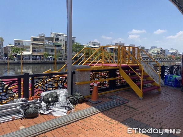 ▲台南市議員李啟維建議市府將龍舟比賽起點的運河欄杆改為活動式設計，提升動線與安全性。（記者林東良翻攝，下同）