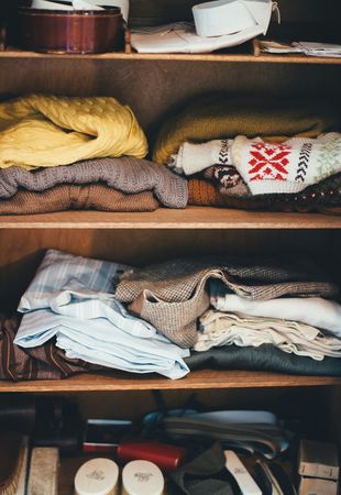 ▲▼專家教你整理衣櫃　4類衣物必須先捨棄             。（圖／Unsplash）