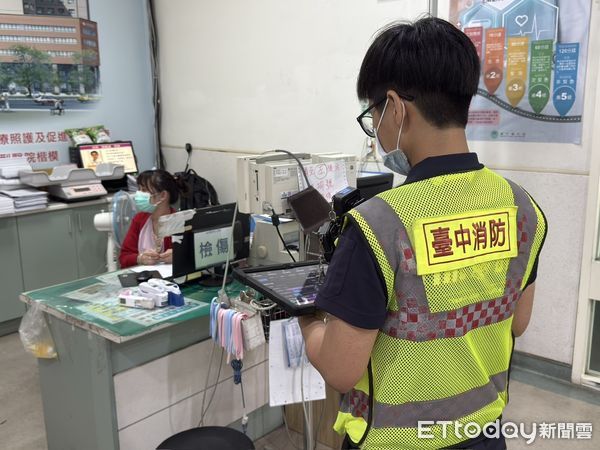 ▲▼台中22家急救責任醫院5月啟用QRCODE，中市消防交接傷勢不漏抄。（圖／台中消防局提供，下同）