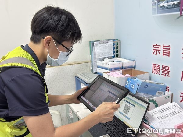 ▲▼台中22家急救責任醫院5月啟用QRCODE，中市消防交接傷勢不漏抄。（圖／台中消防局提供，下同）