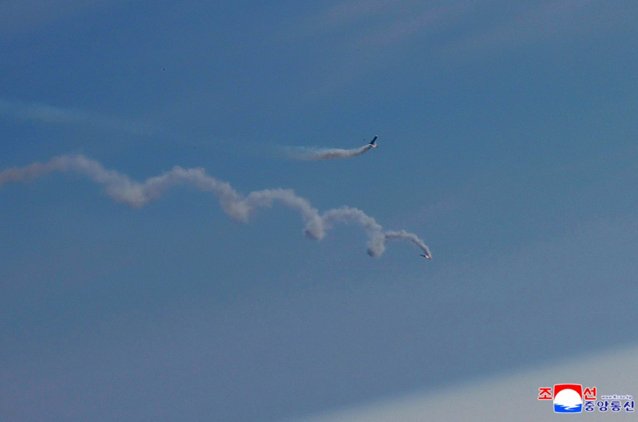 ▲▼北韓空軍從米格-29戰機發射新型空對空飛彈。（圖／翻攝自朝中社）
