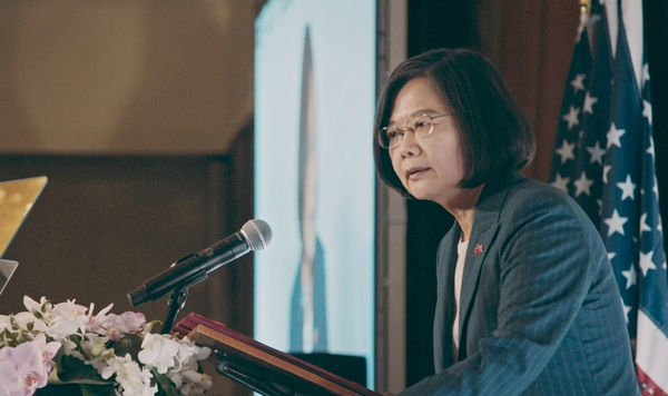▲民主峰會重逢《看不見的國家》葛靜文、蔡英文聯手為台灣發聲。（圖／海鵬提供）