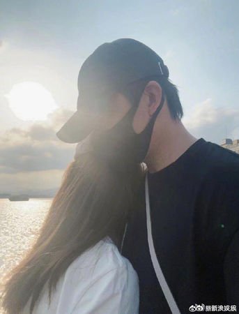 ▲▼俞灝明,王曉晨。（圖／翻攝自微博／新浪娛樂）