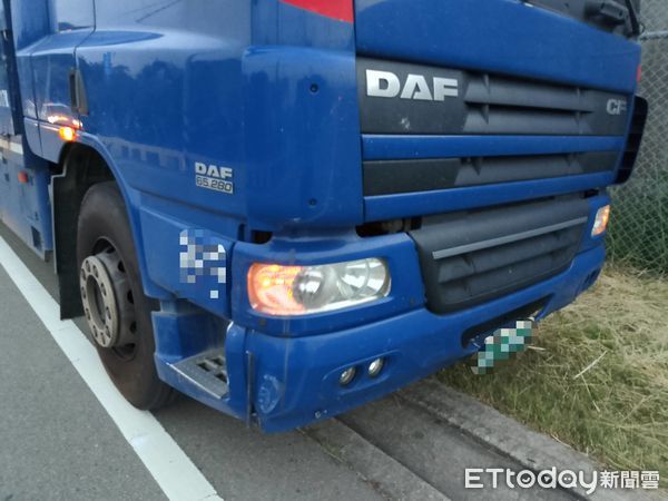 ▲▼台中高鐵橋下死亡車禍！27歲女疑回家路遭貨車撞死　駕駛喊視線盲點。（圖／記者許權毅翻攝）