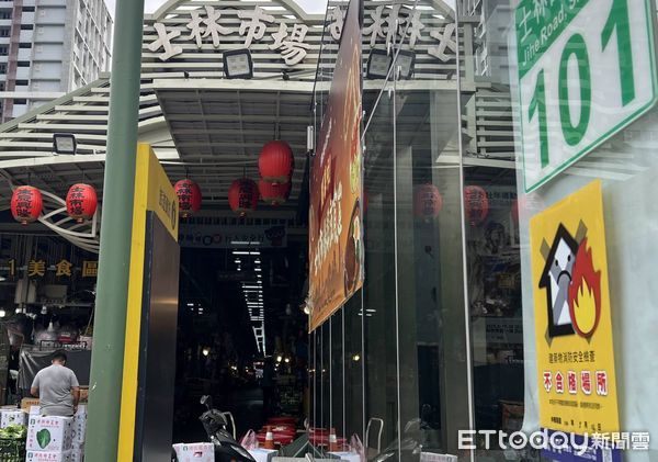 ▲▼士林市場化身台北深夜食堂，但開幕未滿月被貼「消安不合格」。（圖／記者陳家祥攝）