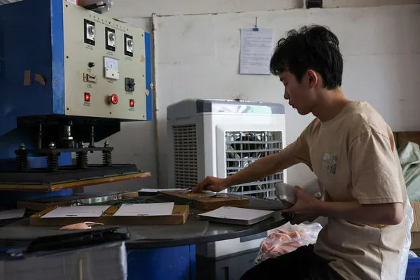 ▲▼中美關稅戰,中國大陸義烏工廠。（圖／路透社）