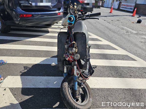 ▲▼             屏東17歲少年騎車遭左轉轎車撞撞死。（圖／記者陳崑福翻攝，下同）