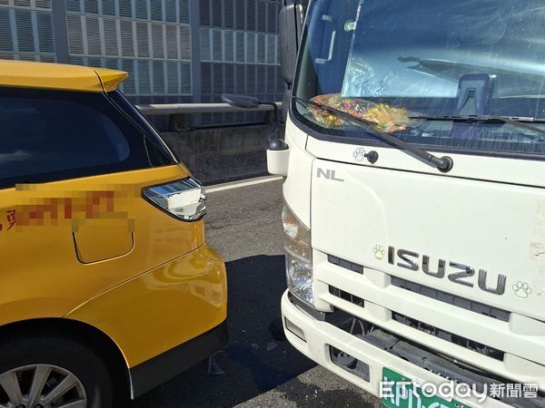 ▲▼             台88西向2.7公里處4台車發生車禍。（圖／記者吳奕靖翻攝）