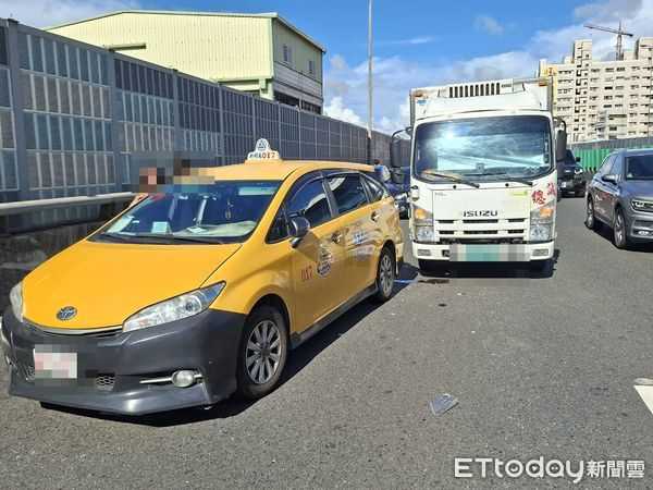 ▲▼             台88西向2.7公里處4台車發生車禍。（圖／記者吳奕靖翻攝）