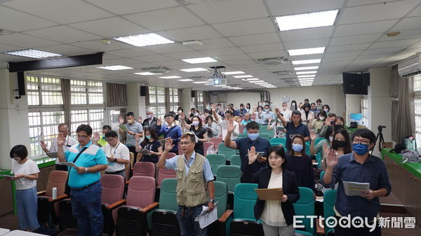 ▲台南市2025年約聘及臨時人員公開甄試今於善化大成國小登場，市警局交通大隊釋出18名職缺成招考焦點。（記者林東良翻攝，下同）