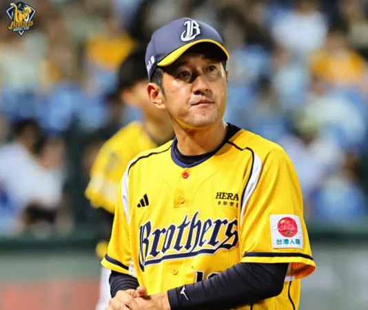 ▲▼ 中信兄弟許庭綸、平野惠一            。（圖／中信兄弟提供）