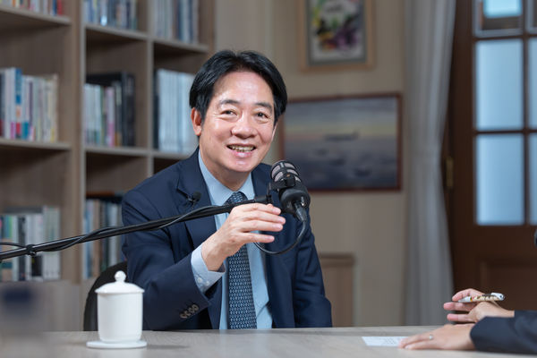 ▲▼賴清德接受網路節目「敏迪選讀」專訪。（圖／總統府提供）
