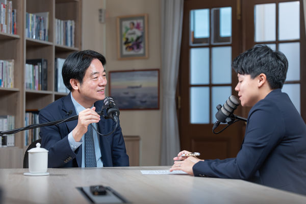 ▲▼賴清德接受網路節目「敏迪選讀」專訪。（圖／總拱府提供）