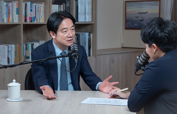 ▲▼賴清德接受網路節目「敏迪選讀」專訪。（圖／總統府提供）
