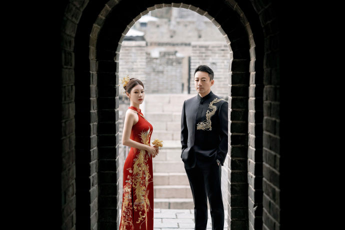 ▲▼汪小菲與現任妻子馬筱梅婚紗照曝光。（圖／翻攝自微博）