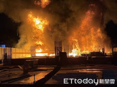 台中建築工地深夜惡火!紅光照亮夜空 消防15車27人搶救