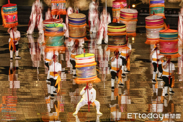 ▲世壯運開幕表演，歡聚島嶼。（圖／記者林敬旻攝）
