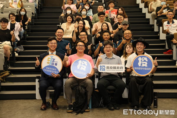 ▲激盪青創新思維，張瑞夫分享洗衣老店創新故事。（圖／南投縣政府提供）