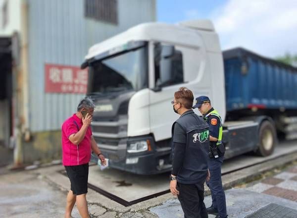 ▲桃園環保局鐵腕扣車展現執法決心