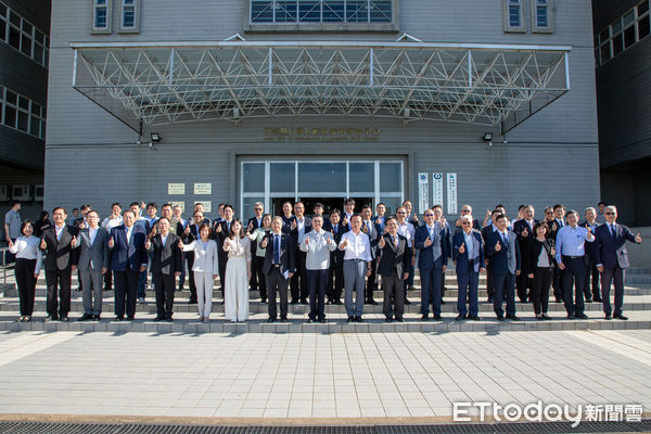 ▲▼ 行政院長卓榮泰視察亞洲無人機AI創新應用研發中心  。（圖／嘉義縣政府提供）