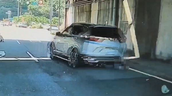 ▲▼基隆發生死亡車禍，行車紀錄器畫面曝光。（圖／翻攝《記者爆料網》）