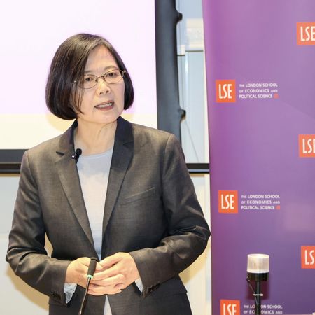 ▲▼蔡英文重返英國母校LSE。（圖／蔡英文辦公室提供）