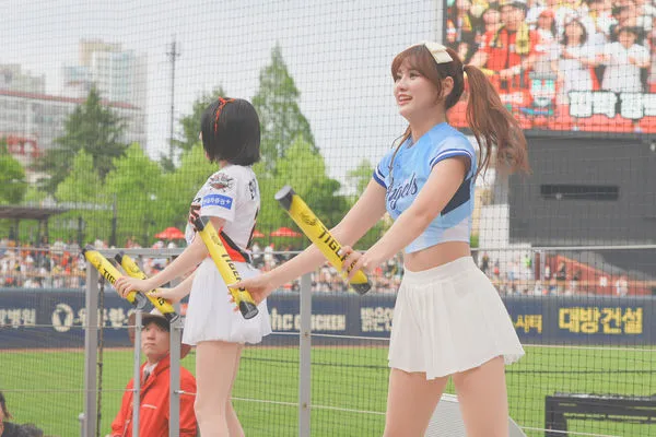 ▲▼富邦悍將與起亞虎交流。（圖／富邦悍將提供）