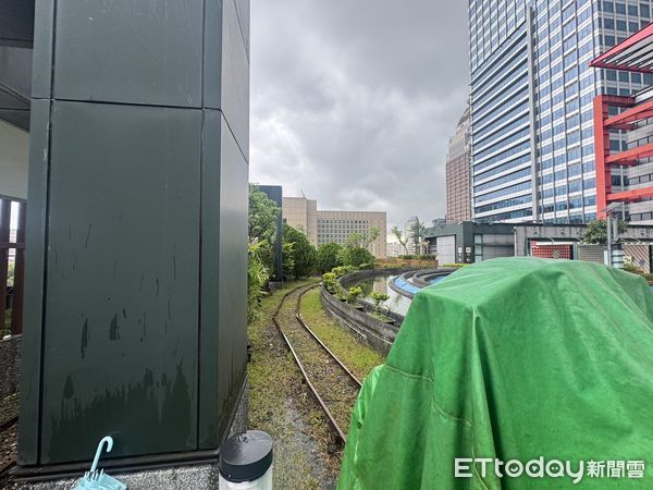 ▲▼新光三越A8今午傳出工人死亡案件。（圖／記者黃彥傑翻攝）
