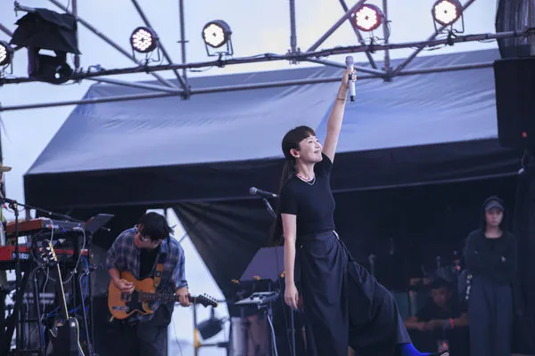 ▲▼ 蔡健雅、陳忻玥、魏如萱接力上台飆唱。（圖／台東縣政府提供）