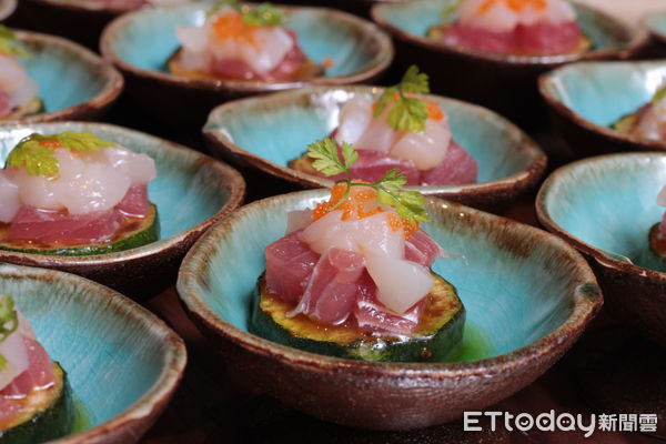 ▲開箱高雄日航Buffet「東港鮪魚吃到飽」　生魚片、握壽司無限供應。（圖／記者黃士原攝）