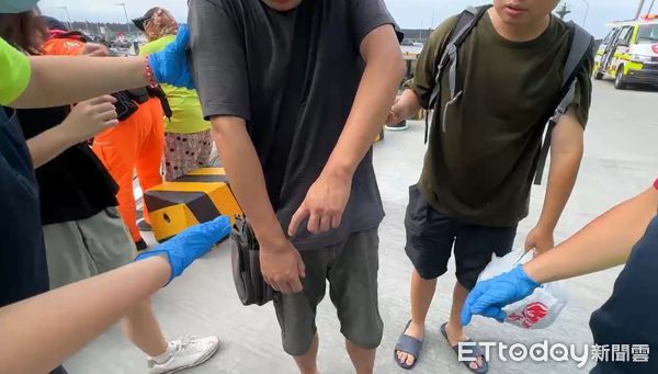 ▲▼▲基隆嶼今(18)日有2名遊客遭雷擊。（圖／記者郭世賢翻攝）