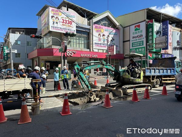 ▲▼      高雄水管       。（圖／市議員李亞靜提供）