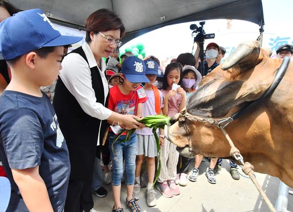 ▲海牛節開幕。（圖／彰化縣政府提供 翻攝自前總統馬英九臉書）
