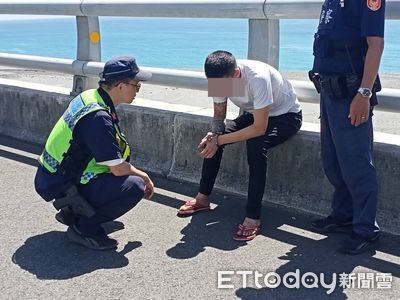 台9線拖車頭撞護欄！駕駛「開贓車」被上銬　車主是他爸