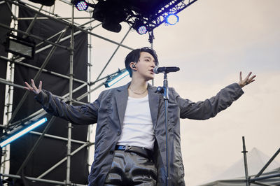 靠BL劇插曲爆紅! 男歌手罕見自剖脆弱面:我也會痛