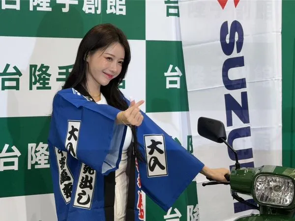 ▲▼李雅英出席一日店長。（圖／讀者提供）