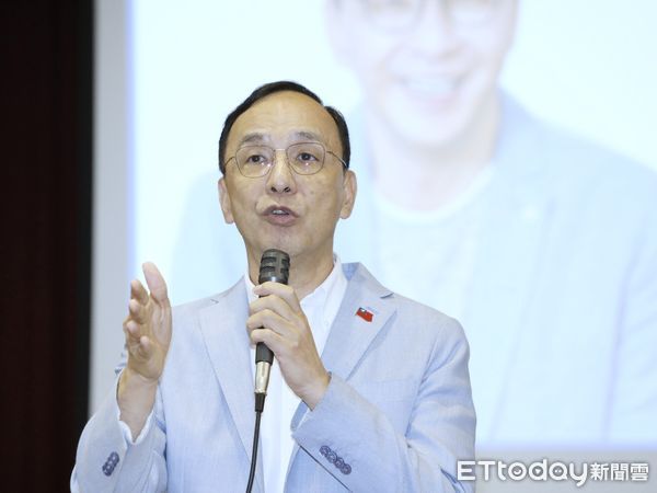 ▲▼國民黨智庫 賴清德就職一週年執政滿意度民意調查記者會 朱立倫 柯志恩 許宇甄 葛如鈞。（圖／記者屠惠剛攝）