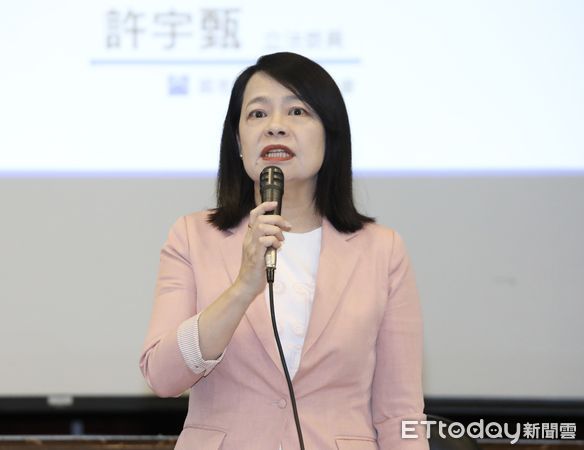 ▲▼國民黨智庫 賴清德就職一週年執政滿意度民意調查記者會 朱立倫 柯志恩 許宇甄 葛如鈞。（圖／記者屠惠剛攝）