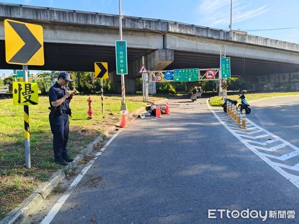 ▲▼高雄楠梓死亡車禍！騎士過彎不明原因自撞倒地　送醫搶救不治。（圖／記者賴文萱翻攝）