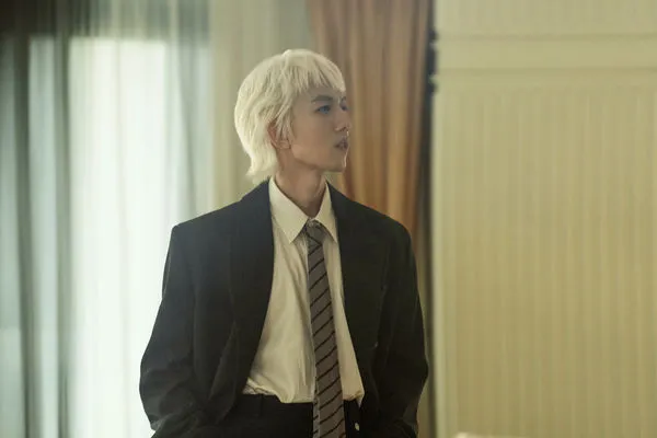 ▲林宥嘉親自演出新歌〈怪情歌〉MV男主角。（圖／華研國際提供）